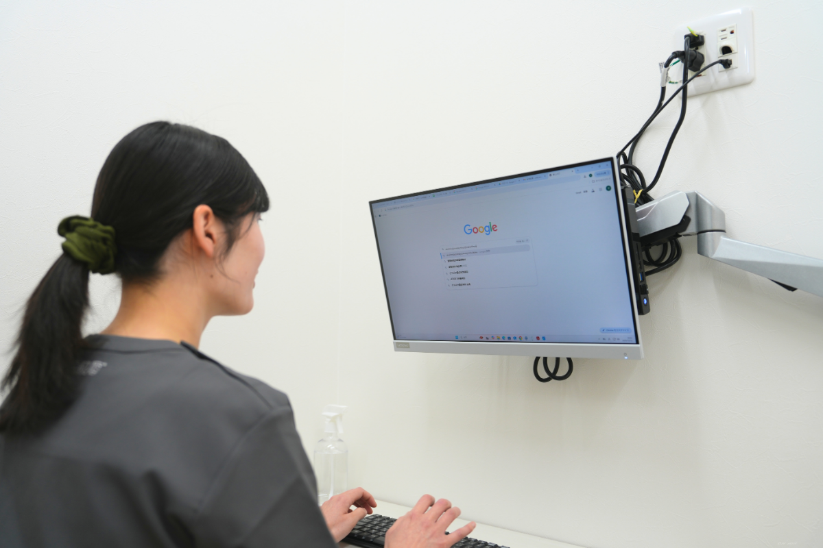 LINEでの情報共有の様子